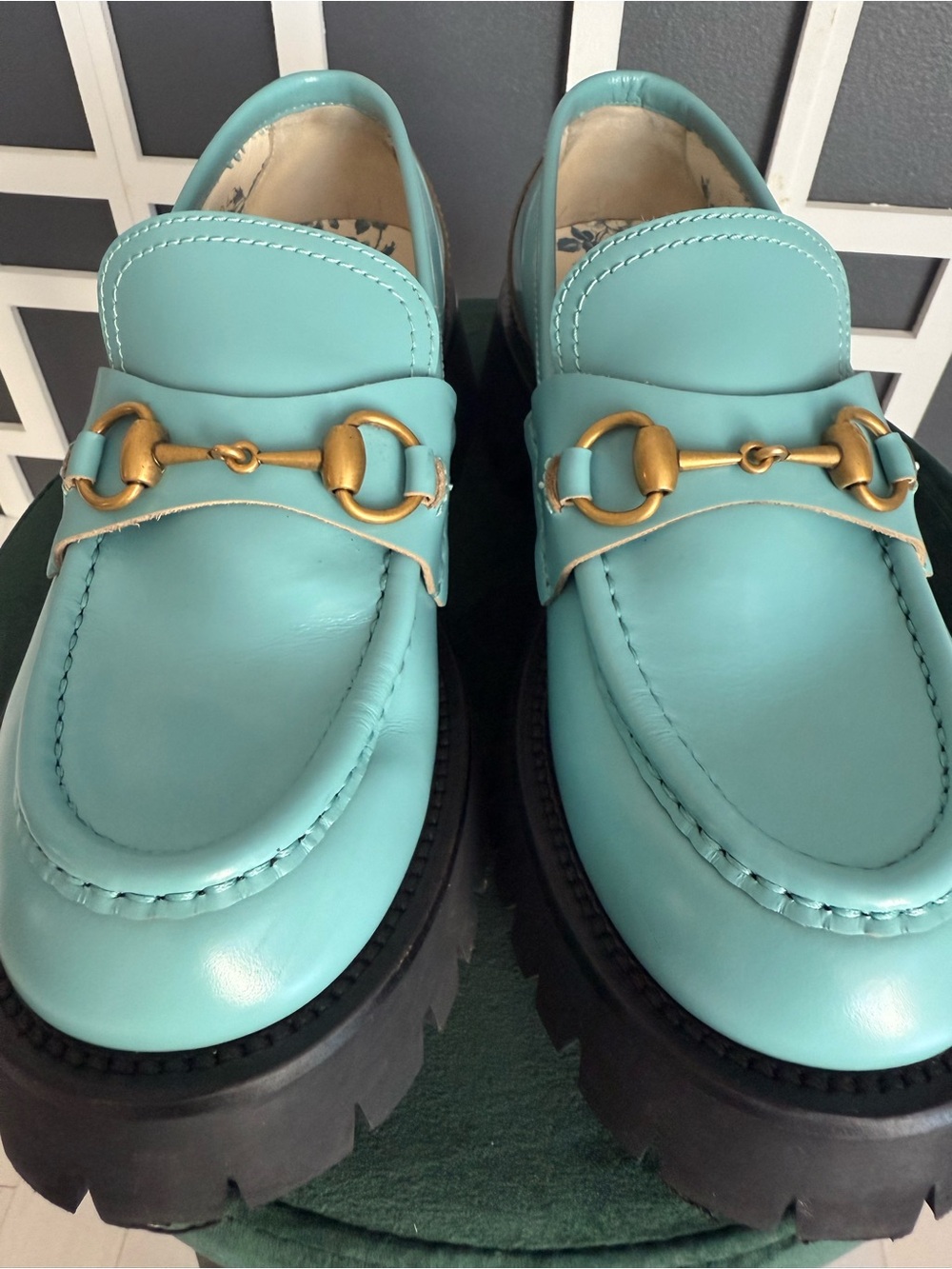 Gucci Horsebit Lug Sole Loafers Dusty Azure Blue Bee Leather EU 39 Like New